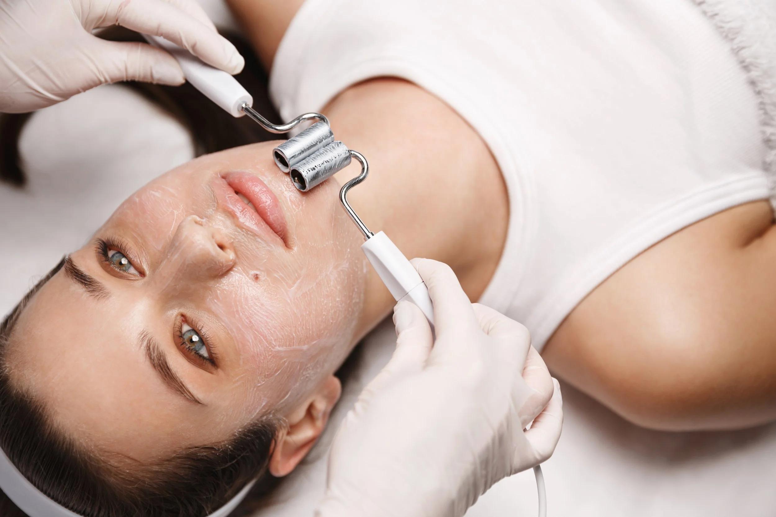 Galvánica facial: qué es, cómo funciona y para qué sirve