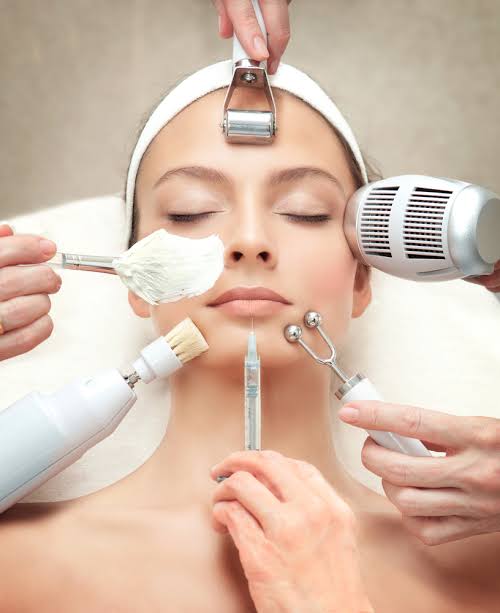 Mitos de la aparatología estética: lo que realmente funciona y lo que no